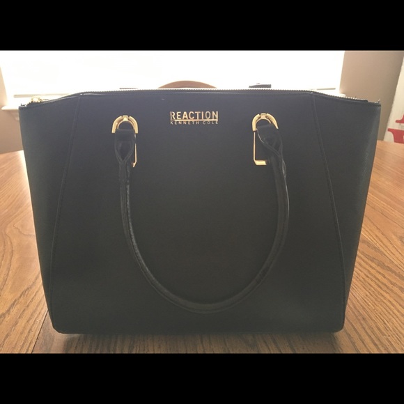 Kenneth Cole Handbags - Kenneth Cole purse